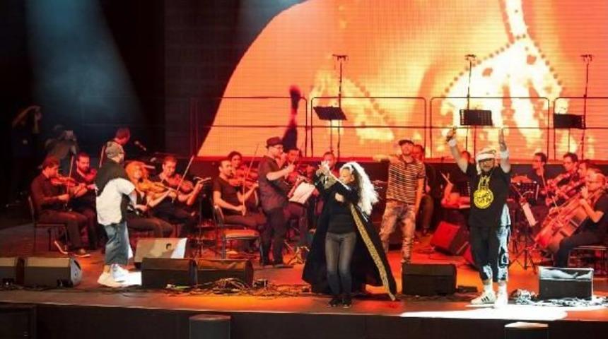 &Uuml;lkelerini Terk Eden Suriyeli M&uuml;zisyenlerden Alb&uuml;m