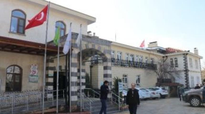 Gaziantep’teki Saldırıda Yaralanan Polis Memurunun Sağlık Durumu İyiye Gidiyor