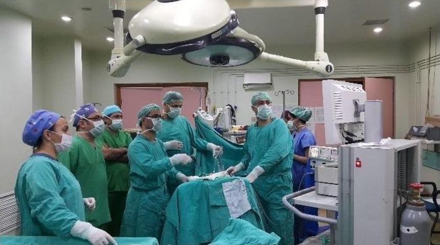 Elazığ&rsquo;da 55 G&uuml;nl&uuml;k Bebeğe Kapalı Ameliyat Yapıldı