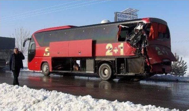 Bucak'ta Zincirleme Kaza: 1 Ölü, 6 Yaralı