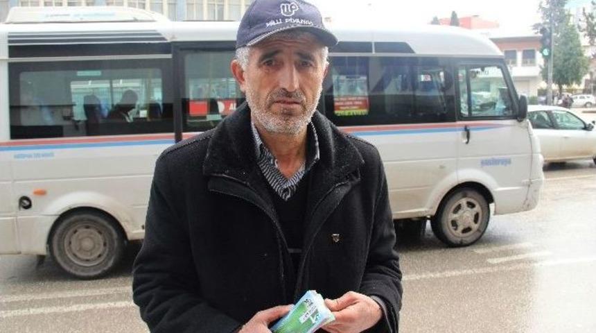 Adana&rsquo;da 4 Milyon Tl&rsquo;lik Milli Piyango Bileti Satan Bayinin Mutluluğu