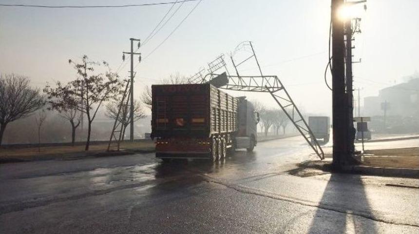 Milas&rsquo;ta Damperi A&ccedil;ık Unutulan Tır Korku Sa&ccedil;tı