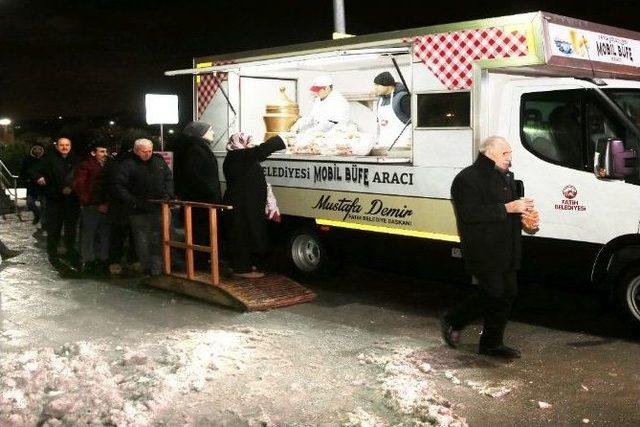 Fatih Belediyesinden Vatandaşlara Sıcak Çorba İkramı 1