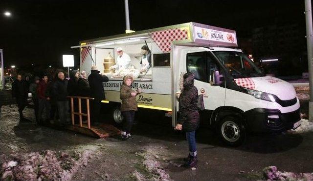 Fatih Belediyesinden Vatandaşlara Sıcak Çorba İkramı 2