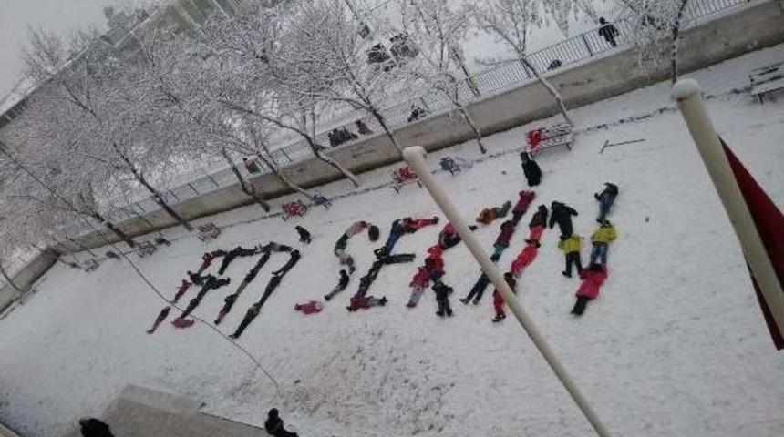 Şehit Polisin Adını Bedenleriyle Kara Yazdılar