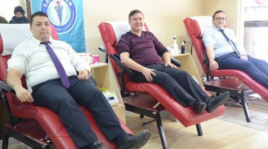 Sağlık-sen &Uuml;yelerinden Kan Bağışı Kampanyasına Destek