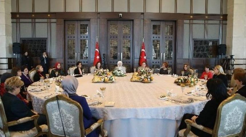 Emine Erdoğan B&uuml;y&uuml;kel&ccedil;i Eşleri İle Bir Araya Geldi