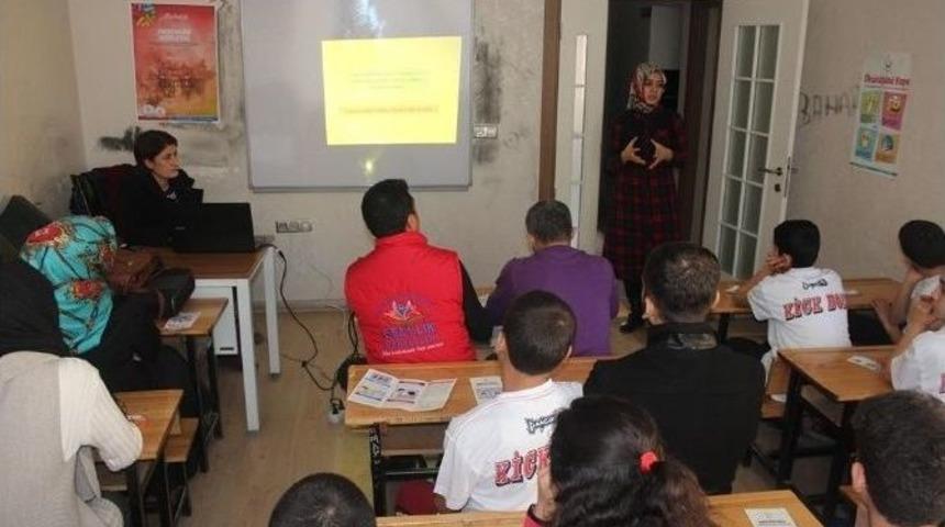 Yenişehir Gen&ccedil;lik Merkezinden Veremle Savaş Semineri