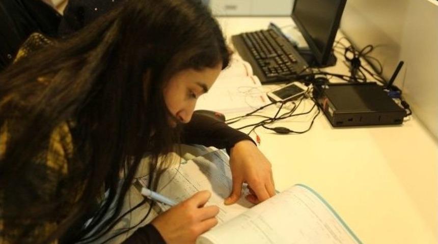 Gaziantep Sanat Merkezi K&uuml;t&uuml;phanesi Hizmete Girdi