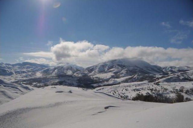 Tunceli de Kar Yağışı Nedeniyle 250 K&ouml;y Yolu Ulaşıma Kapandı 1