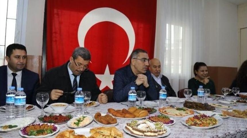 Y&uuml;reğir Belediyesi&rsquo;nden Suriyeli Kadınlara Meslek Kursu