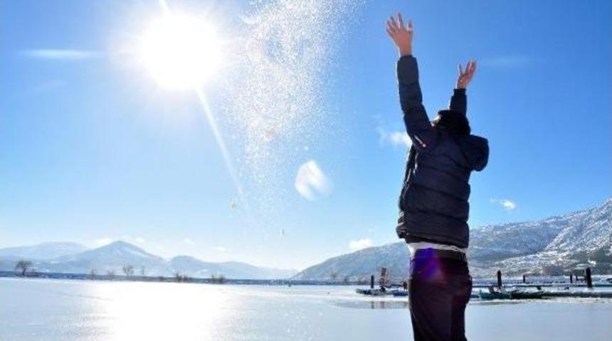 Eğirdir G&ouml;l&uuml;'nde Kış G&uuml;zelliği