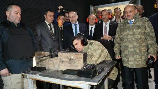 Bakan Işık, Milli Piyade Tüfeği'nin Teslim Törenine Katıldı