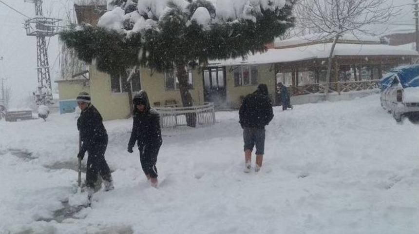 İvrindi&rsquo;de Kar Temizleme İmecesi