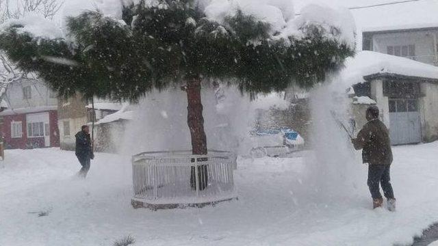 İvrindi&rsquo;de Kar Temizleme İmecesi 2