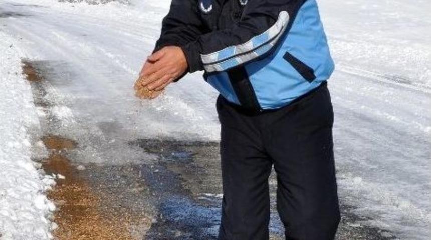 Sorgun&rsquo;da Yaban Hayvanları İ&ccedil;in Doğaya Yiyecek Bırakıldı