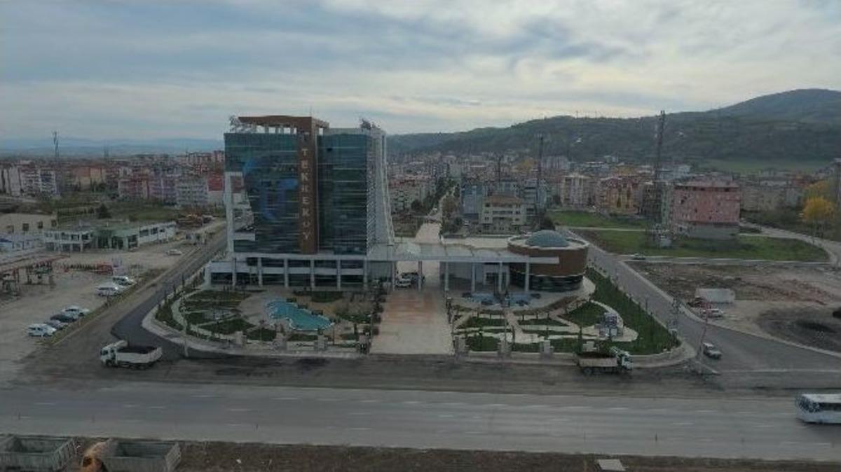 Tekkek&ouml;y Belediyesinin Yeni Binası G&ouml;z Kamaştırıyor