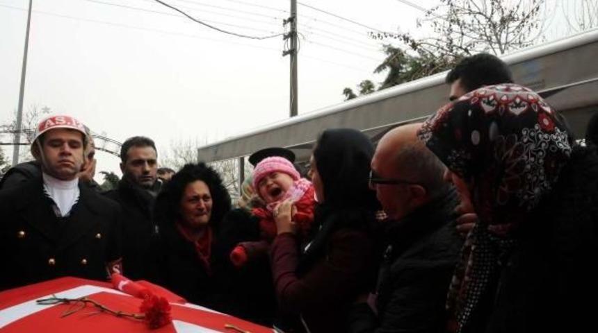 Şehit Astsubay, &Ccedil;anakkale'de G&ouml;zyaşlarıyla Uğurlandı