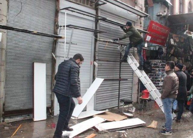 Beyazıt ta Tentenin &Ccedil;&ouml;kme Anı Kamerada 3