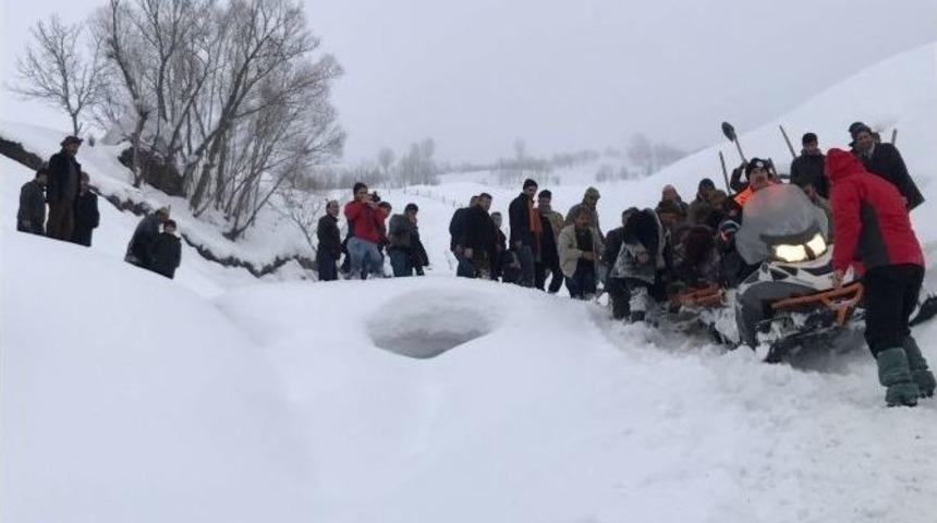 &Ccedil;ığ Altında Kalan Vatandaş Hastaneye Kaldırıldı