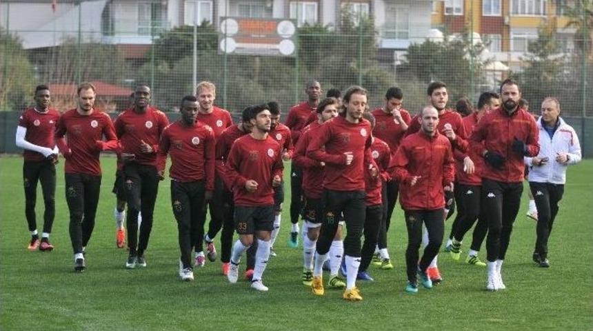 Aytemiz Alanyaspor, &Ccedil;aykur Rizespor Ma&ccedil;ı Hazırlıklarını S&uuml;rd&uuml;r&uuml;yor