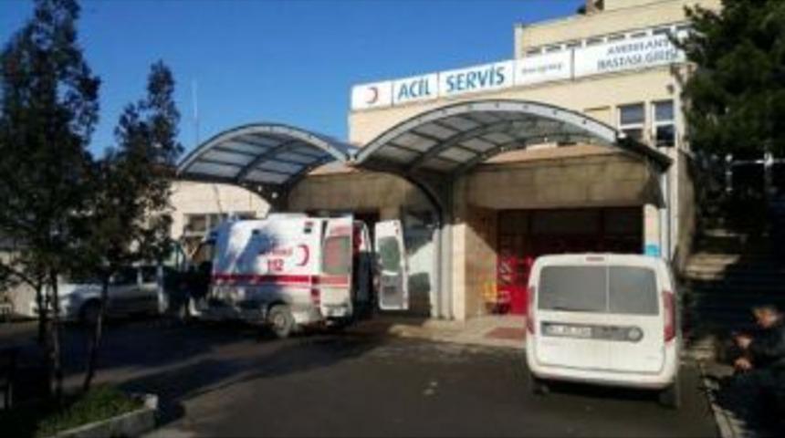 &Uuml;zerinden Otomobil Ge&ccedil;en Iş&ccedil;i Yaralandı