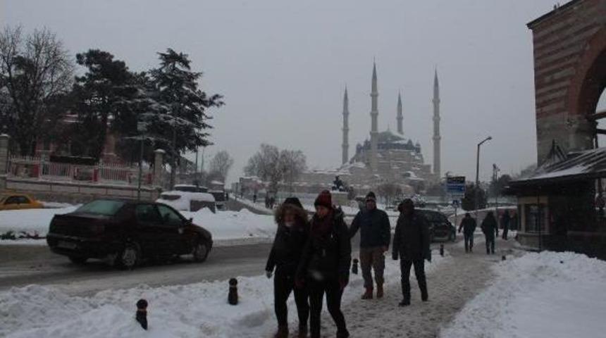 Okulların Yine Tatil Edildiği Edirne'de Valilik'ten 'ciddi Kar' Uyarısı
