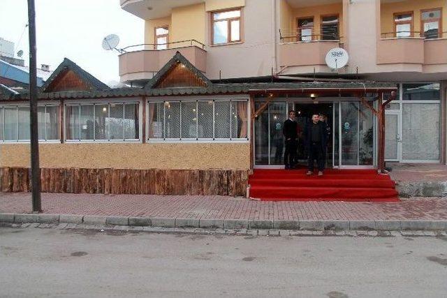 Konya’da Restorana Giren Hırsız Güvenlik Kamerasına Yakalandı