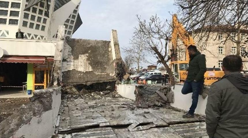 Ak&ccedil;akoca Merkez Cami &Ccedil;evre D&uuml;zenlemesi Başladı