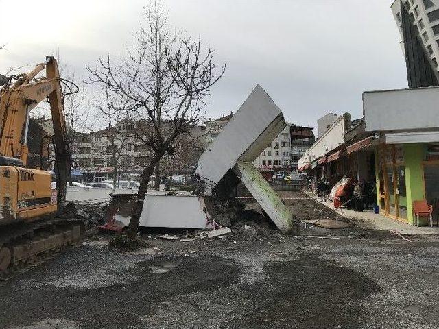 Akçakoca Merkez Cami Çevre Düzenlemesi Başladı