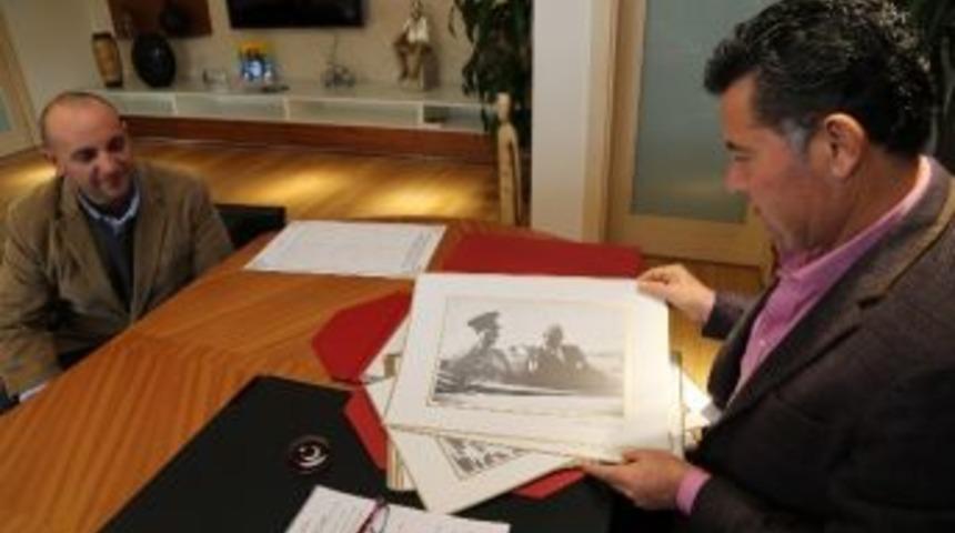 Başkan Mehmet Kocadon&rsquo;a Anlamlı Hediye