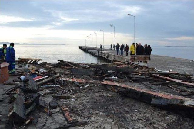Balık Restoranı Tekne, Şiddetli Lodosta Parampar&ccedil;a Oldu 2