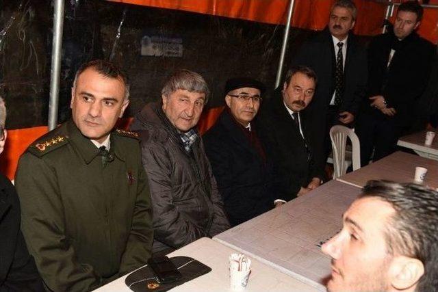 Vali Demirtaş, El Bab Şehidi Jandarma Astsubay Kıdemli &Ccedil;avuş Duran Keskin&rsquo;in Ailesine Başsağlığı Diledi 1