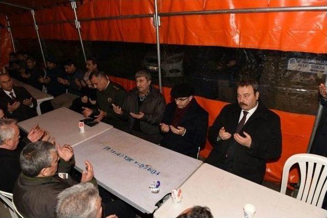 Vali Demirtaş, El Bab Şehidi Jandarma Astsubay Kıdemli &Ccedil;avuş Duran Keskin&rsquo;in Ailesine Başsağlığı Diledi 2