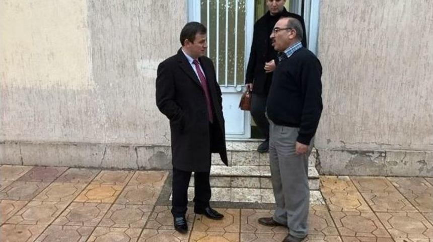 Birecik Kaymakamı Kapalı Spor Salonunda İncelemede Bulundu