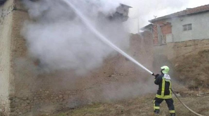 Yangından Yaralanan 83 Yaşındaki H&uuml;ssam Bozkurt &Ouml;ld&uuml;