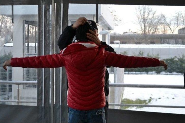 Marmaray Ve Yenikapı Metrosunda “ortaköy Saldırganı” Alarmı G2