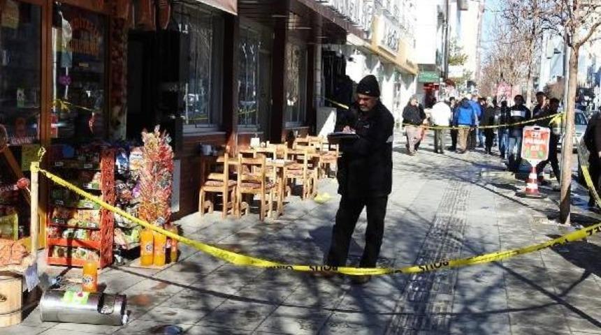 Ara&ccedil; Parkı Y&uuml;z&uuml;nden &Ccedil;ıkan Kavgasında Iki Kişi Vuruldu