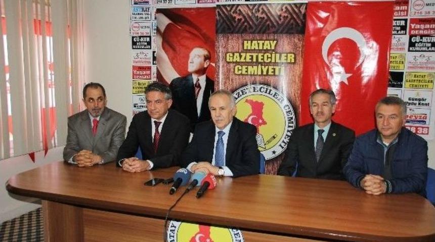Hatay Valisi Erdal Ata: &ldquo;gazeteciler &Ouml;nemli Bir Kamu Hizmeti Yapıyor"