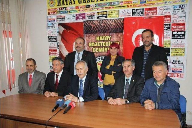 Hatay Valisi Erdal Ata: “gazeteciler Önemli Bir Kamu Hizmeti Yapıyor