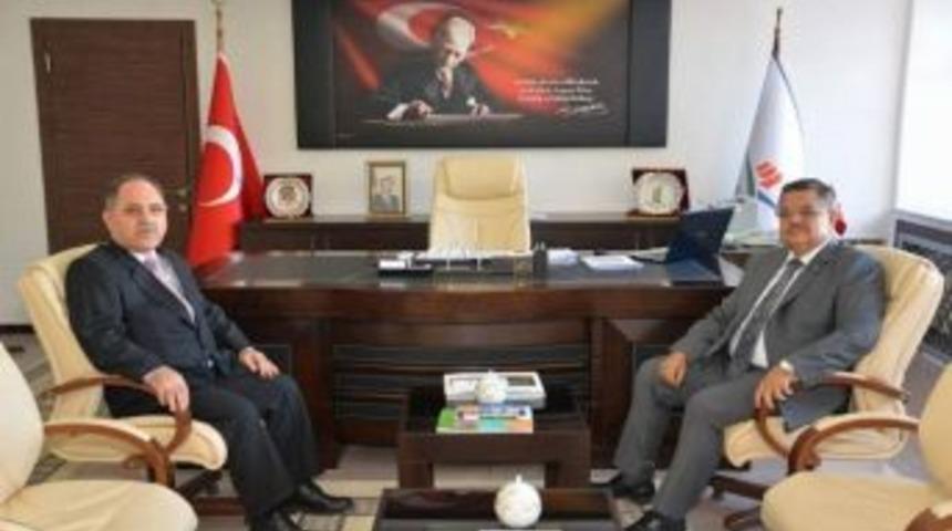 Başkan Yağcı&rsquo;dan İl M&uuml;d&uuml;r&uuml; Bolat&rsquo;a Ziyaret