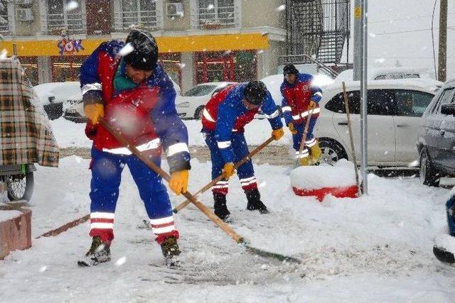 Altıeylül’de Ekipler Seferber Oldu