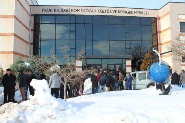 Kocaeli Üniversitesi'nde Öğrenci Konseyi Kavgası: 37 Gözaltı