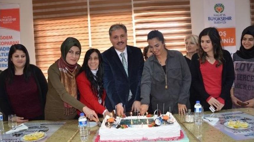 B&uuml;y&uuml;kşehir&rsquo;den Bayan Gazetecilere &Ouml;zel Kutlama