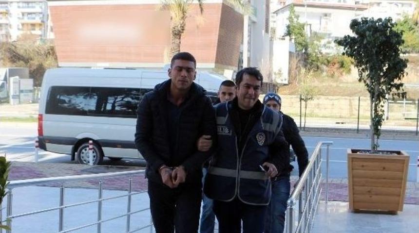 Alanya&rsquo;da Silahlı Saldırı Ş&uuml;phelileri Teslim Oldu