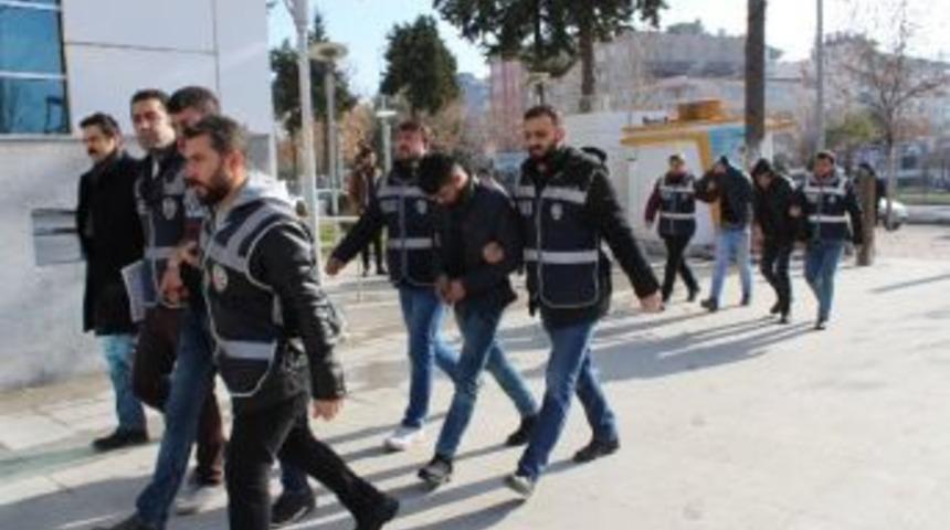 T&uuml;t&uuml;n Hırsızı 4 Şahıs Tutuklandı