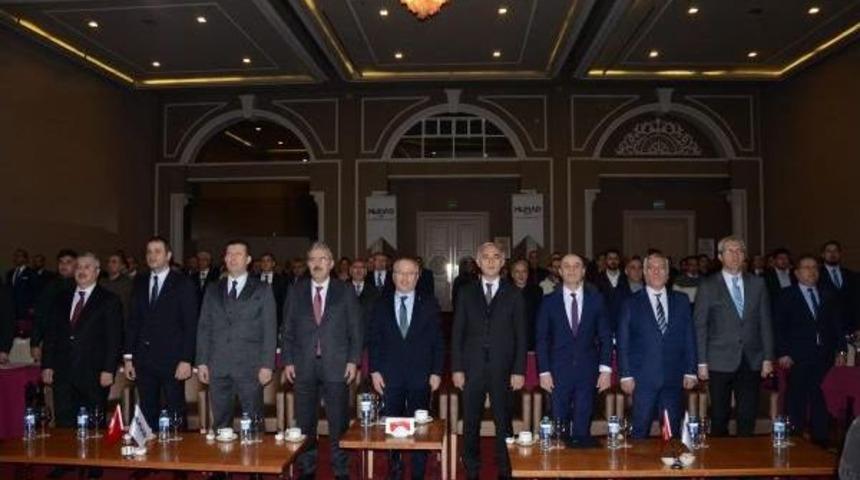 T&uuml;rkiye Ekonomisini Inşaat Sekt&ouml;r&uuml; S&uuml;r&uuml;kl&uuml;yor