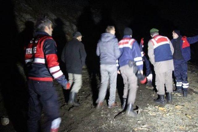 Mengen de Tekne Alabora Oldu, 2 Kişi Kayboldu 2