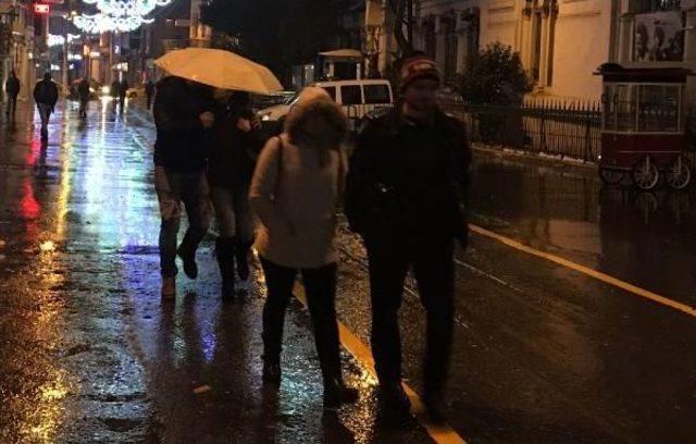 İstanbul'da Yağmur Etkili Oluyor