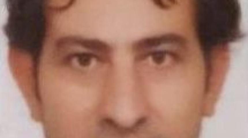 İzmir&rsquo;de Bı&ccedil;aklı Sopalı Kavga: 2 Yaralı